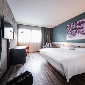 Standard Zimmer mit Kingsize-Bett